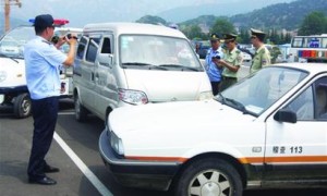 阆中运管局打击“黑车”非法营运成效明显